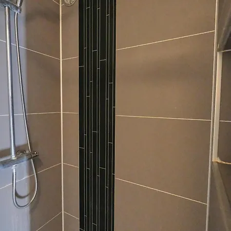 - Inout - 5 Beds Flat N-67 Lägenhet *
