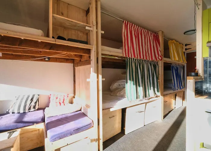 Apartment - Inout - 5 Beds Flat N-67 *